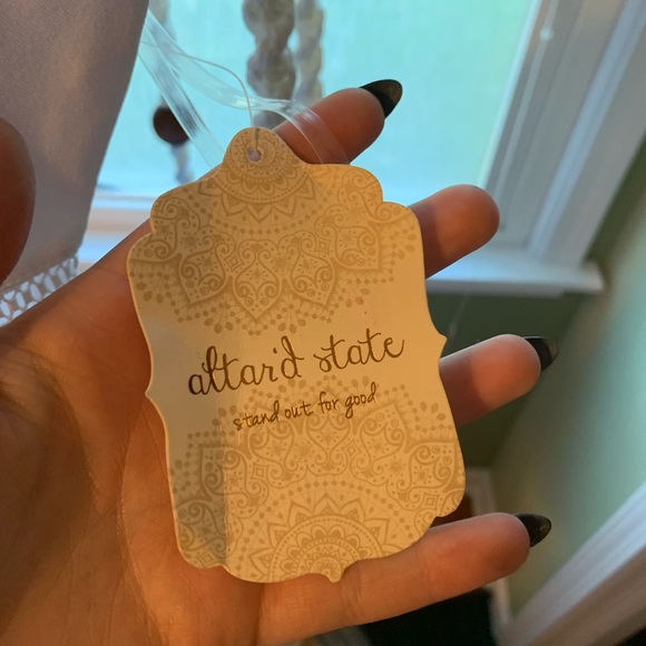 White dress - Picture 3 of 4